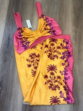 NWT Celandine Beachy 2 Piece The Beach Club 2 Piece Set Crop Top Pants Medium M